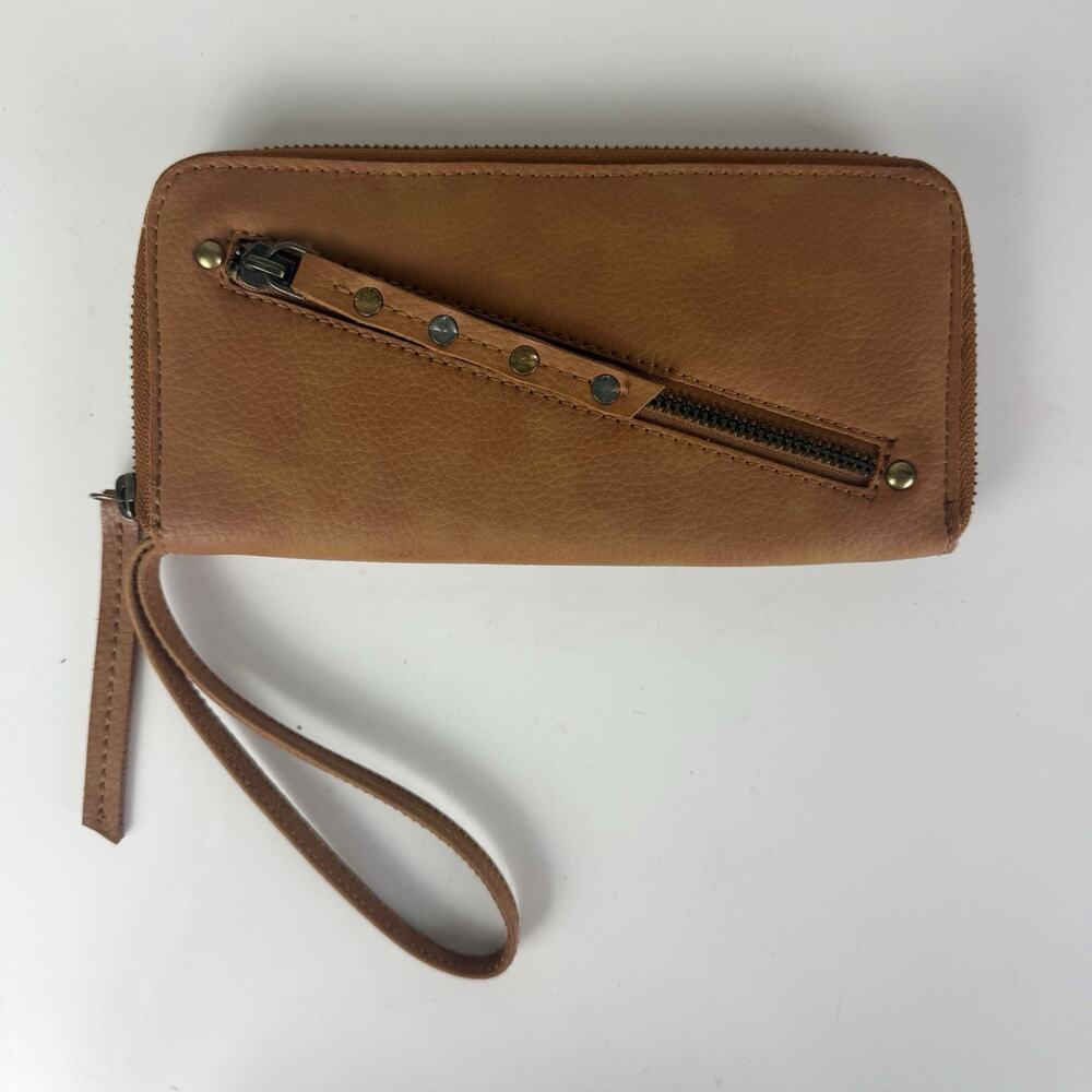 Free People Vegan Leather Distressed Wristlet zip Clutch wallet 8”x4” W/Pockets